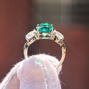 Cincin Zamrud Desain Baru NUOYA Perak Sterling S925 Moissanite dan Berlian Buatan Laboratorium Cincin Mewah untuk Pria Wanita Hadiah Pesta - Product Image 3