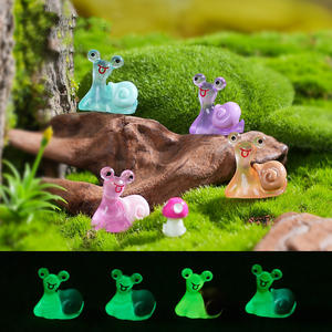 Miniaturas luminosas figuras de caracoles que brillan en la oscuridad Mini resina Snai animales para Micro paisaje casa de muñecas DIY decoración de jardín - Product Image 2