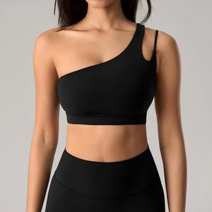 Sujetador deportivo asimétrico de un solo hombro para mujer al por mayor, top corto de yoga con espalda recortada y acolchado, sujetador de running suave como la mantequilla de secado rápido, OEM ODM - Product Image 6