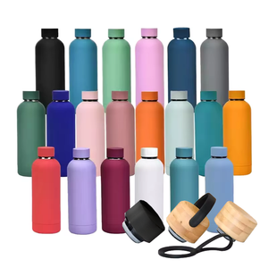 Bouteilles d'eau en acier inoxydable 304 de haute qualité et bon marché, 500 ml, 750 ml, en caoutchouc lisse, avec logo personnalisé, thermos, flacons avec poignée, en vrac - Product Image 1