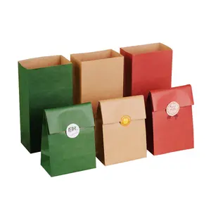 Sacchetti di carta Kraft personalizzati rossi colorati all'ingrosso ecologici per lo Shopping di regali con consegna veloce