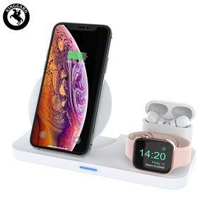 Tapis de bureau pour téléphone portable <span class=keywords><strong>2022</strong></span>, nouvelle arrivée, <span class=keywords><strong>meilleur</strong></span> chargeur <span class=keywords><strong>sans</strong></span> <span class=keywords><strong>fil</strong></span> certifié 3 en 1, matériau ABS, sortie 5W, chargeur rapide personnalisé - Product Image 5