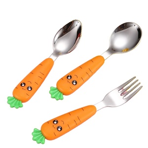 Bande dessinée carotte vaisselle cuillère fourchette dentelée cuillère en acier inoxydable couverts ensemble avec étui boîte - Product Image 1