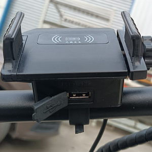 Support de téléphone pour vélo électrique Hosh avec charge sans fil, noir, accessoire pour moto et scooter - Product Image 4