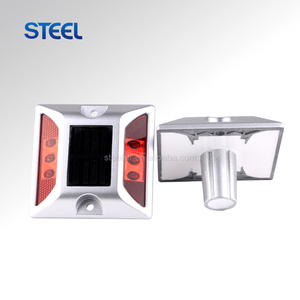 Borne routière <span class=keywords><strong>solaire</strong></span> en aluminium intégré <span class=keywords><strong>de</strong></span> haute <span class=keywords><strong>qualité</strong></span> IP68, lumière <span class=keywords><strong>de</strong></span> signalisation routière <span class=keywords><strong>solaire</strong></span> - Product Image 6