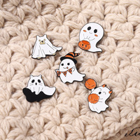 Vente en gros de broches en alliage de la série Helloween Ghost, broches en émail créatives en forme de bonhomme de neige de dessin animé, accessoires en stock