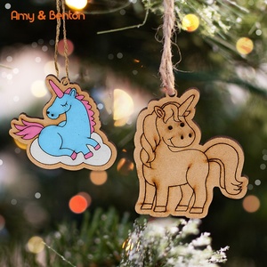 木製キーチェーンDIY塗装ユニコーンタグは、子供の誕生日パーティーのための着色非毒性クレヨンに合うことができます - Product Image 5