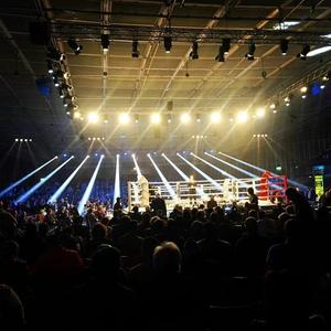 350W COB 줌 LED 프레넬 조명 높은 CRI>95 3200K-5600K 따뜻한 백색 및 차가운 백색 알루미늄 합금 쉘 15-60도 DMX 무대 조명 - Product Image 4