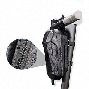 Échantillon Gratuit : Sacoche de Guidon Premium pour Trottinette et Vélo, Étanche, pour Transport Avant et Rangement - Product Image 4