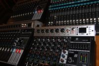 Vente en gros de mélangeurs MP3 multifonctions avec fonction d'enregistrement haut-parleurs mélangeur pur pour salles de musique