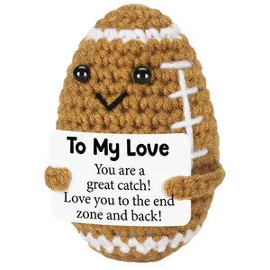 Ballon <span class=keywords><strong>de</strong></span> sport au crochet fait main en gros d'usine avec carte d'encouragement et décoration <span class=keywords><strong>de</strong></span> poupée positive amusante - Product Image 4