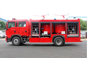 Camion de pompiers multifonctionnel diesel Howo 6 places, avec réservoir d'eau, mousse et poudre sèche - Product Image 2