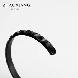 Bracelets Joncs Classiques pour Femmes en Acier Inoxydable, Bijoux Tendance 2024, Bracelet en Titane pour Hommes – Vente en Gros - Product Image 6