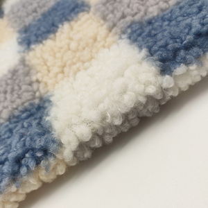 Conception populaire 100% Polyester Jacquard ours en peluche fausse fourrure Sherpa pour filles extérieur cour teint Plaid motif tissu - Product Image 6