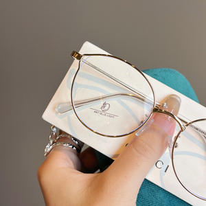 Monture de lunettes Qianai œil de chat, ronde moyenne, anti-lumière bleue, pour femmes, verres optiques en acétate, origine Taizhou - Product Image 3