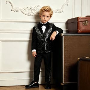 <span class=keywords><strong>Costume</strong></span> de smoking classique noir vintage brodé pour enfants, idéal pour les événements de piano, anniversaires, garçons d'honneur et remises de diplômes - Product Image 1