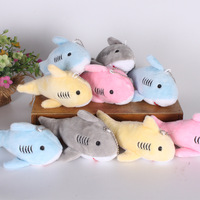 Usine en gros pas cher 12CM peluche douce poupée dessin animé mignon peluche Figure porte-clés dauphin requin nouveaux jouets en peluche porte-clés