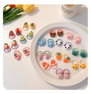 Paquete de 50 Piezas de Lindas Bandas Elásticas para el Cabello de Niñas en Forma de Cartón, Color Caramelo, Alta Elasticidad, Bandas de Goma para Niñas - Product Image 4