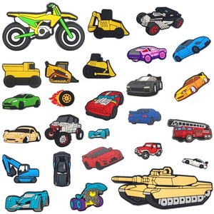 Vente en gros de super-héros en caoutchouc décorations de chaussures film mort loup cadeaux fête faveurs fournitures sabot chaussures breloques - Product Image 5