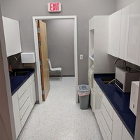 Projet de clinique dentaire américaine Cabinet de rangement en laque blanche Bureau de réception avec comptoir en pierre de quartz bleu