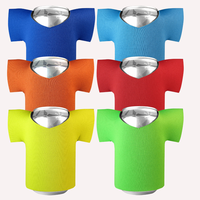 Manchon isotherme personnalisé en néoprène en forme de t-shirt pour canette de bière, idéal pour les cadeaux promotionnels de matchs sportifs