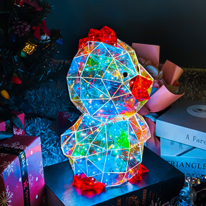 Lampe LED Iridescente Prismatique Écologique Faite à la Main, Alimentée par USB, Design Ferme Animale, Blanc Chaud, en Plastique, pour Poulailler (Poules, Coqs) - Product Image 1