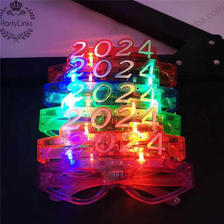 แว่นตา LED สำหรับปาร์ตี้2024มีไฟ LED แว่นกันแดดปาร์ตี้สำหรับเทศกาลปีใหม่อุปกรณ์ปาร์ตี้นำกระพริบคริสต์มาส