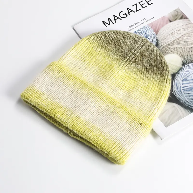 Bonnets à tricoter de couleur dégradée, bonnets colorés teintés avec étiquette personnalisée