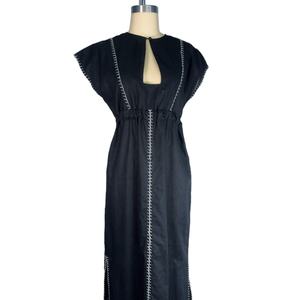 เดรสยาวปักลายสไตล์วินเทจสำหรับผู้หญิง คอเว้าพร้อมเข็มขัดคาดเอว ชุดลำลองสำหรับผู้หญิง ฤดูร้อน ฤดูใบไม้ร่วง - Product Image 6