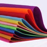 Feutre industriel non tissé coloré pour loisirs créatifs, idéal pour la décoration de maternelles (vente en gros)