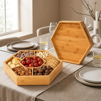 Plateau de service hexagonal en bambou multi-compartiments avec couvercle, idéal pour la conservation des aliments et les réceptions à domicile