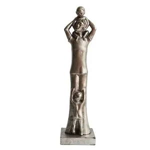 Scultura in Ghisa 'Famiglia per l'Amore' con Papà e Due Bambini, Statuetta in Metallo Resistente per Ornamenti Megbond S0162 - Product Image 1