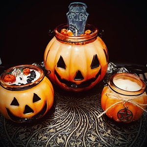 Bougie parfumée LANJO Halloween Jack O Lantern dans un bocal en verre orange avec un design classique de citrouille pour la décoration des fêtes - Product Image 3