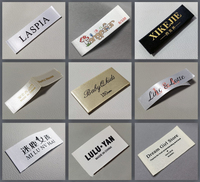 Fabrication de petites quantités en gros étiquettes de logo personnalisé taille de broderie étiquettes tissées en acrylique 100% coton étiquette de cou