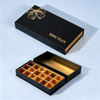 Boîte rigide sur mesure avec couvercle et base, noir mat, estampage à chaud en feuille d'or, gaufrage, 18 compartiments pour chocolats de qualité supérieure