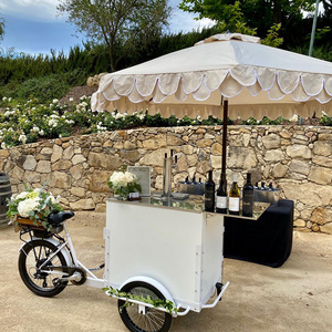 Modèle rétro vintage du milieu du siècle dans le style des années 70