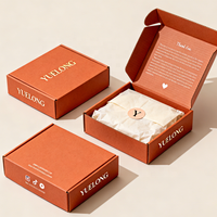 Boîte cadeau pliante en carton ondulé personnalisée, usine OEM, emballage de luxe écologique, boîtes d'expédition en papier, pelliculage brillant, logo UV sélectif