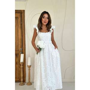 Robe de mariée élégante en dentelle blanche, coupe trapèze, col carré, taille naturelle, style vintage, respirante, longue - Product Image 2