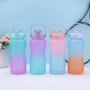 Botol air plastik motivasi 2 liter Gym anti bocor mode Promosi alami baru dengan tutup dan tali