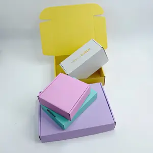 กล่องสีที่กำหนดเองบรรจุภัณฑ์โลโก้กระดาษแข็งสีชมพูพิมพ์เสื้อผ้า Eco เครื่องสำอางโพลีแบนกล่องจดหมายขนาดเล็ก