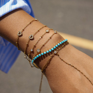 Bracelet fin à breloques pour femme, plaqué or 18 carats, double chaîne, motif cœur, bijoux à porter au quotidien, acier inoxydable, fermoir QT - Product Image 3