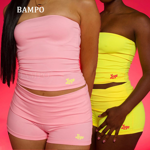 Set 2 pezzi di abbigliamento estivo da <span class=keywords><strong>donna</strong></span> su misura in <span class=keywords><strong>cotone</strong></span> Y2K Top in <span class=keywords><strong>cotone</strong></span> e ripiegate su Shorts svasati due pezzi Set da salotto abbigliamento <span class=keywords><strong>donna</strong></span> - Product Image 1