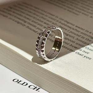 Bague en argent pur S925 en forme de diamant avec surface taillée, design de niche médiéval et sertissage en incrustation, style vintage simple et tendance - Product Image 4