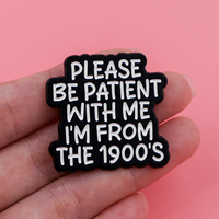 Broches en émail à motifs de dessins animés, épingles de revers pour femmes et hommes, badges à lettres pour sacs à dos, accessoires de costume, bijoux à messages, cadeaux