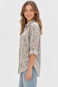 <span class=keywords><strong>Camicia</strong></span> Beige con Stampa Astratta a Pois, Bottoni, Taglie Forti da <span class=keywords><strong>Donna</strong></span>, Manica 3/4, Vestibilità Ampia, Abbigliamento Resort, Disponibile all'Ingrosso, Pronta Consegna - Product Image 3