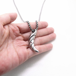 Yunnique – collier avec pendentif en acier inoxydable, bijoux à la mode unisexes, design en forme de lune pour hommes et femmes - Product Image 4