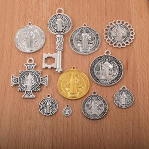 Collier pendentif croix catholique religieuse très populaire, en alliage de zinc plaqué argent antique, bijoux DIY pour mariage, fête et cadeau - Product Image 2