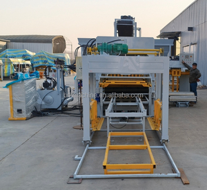 Macchina Automatica QT10-15 per la Produzione di Blocchi Cavi e Pavimentazione in Calcestruzzo con PLC Siemens e Pressione Idraulica, <span class=keywords><strong>Made</strong></span> in China - Product Image 3