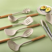 Manjia-Ensemble d'ustensiles de cuisine en silicone avec manche en bois résistant à la chaleur, ustensiles de cuisine antiadhésifs