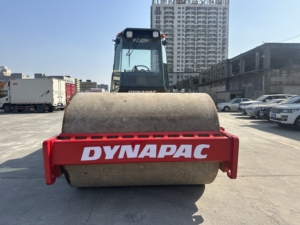 Apisonadora DYNAPAC CA30D Usada de 15 Toneladas para Nivelación de Sitios de Pozos de Gas en Diversos Terrenos, Bajo Ruido - Product Image 5